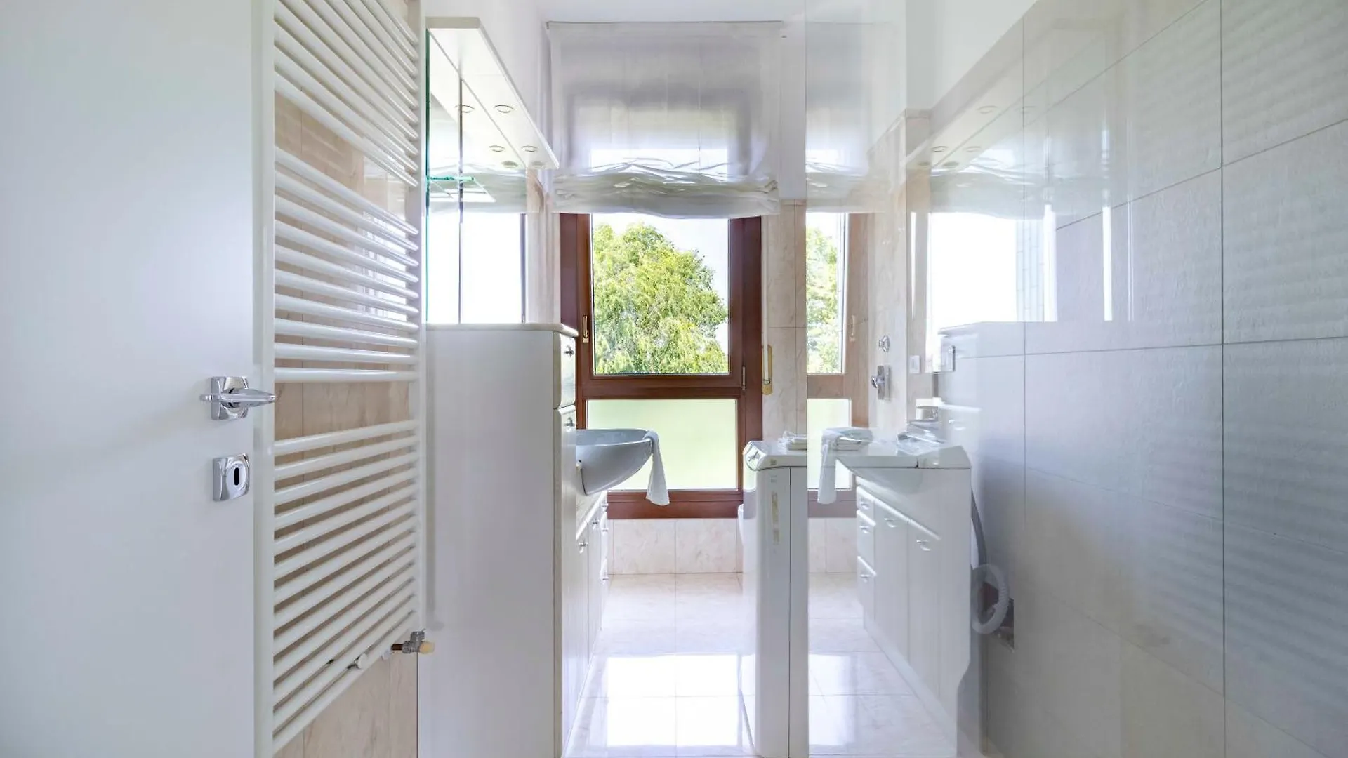 Bright House - Carozzi Apartments Milan Italy