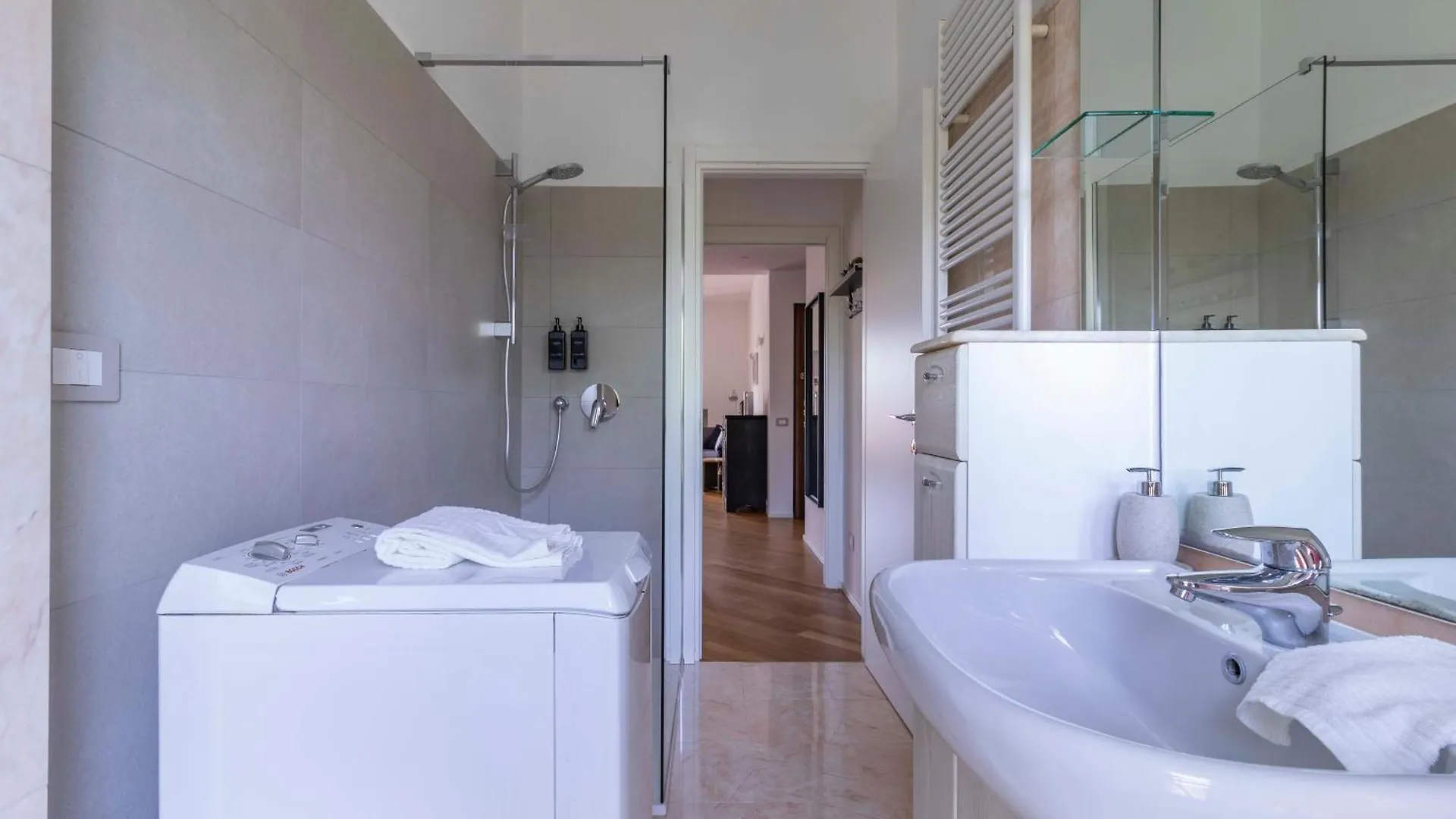 Bright House - Carozzi Apartments Milan 0*,  Italy