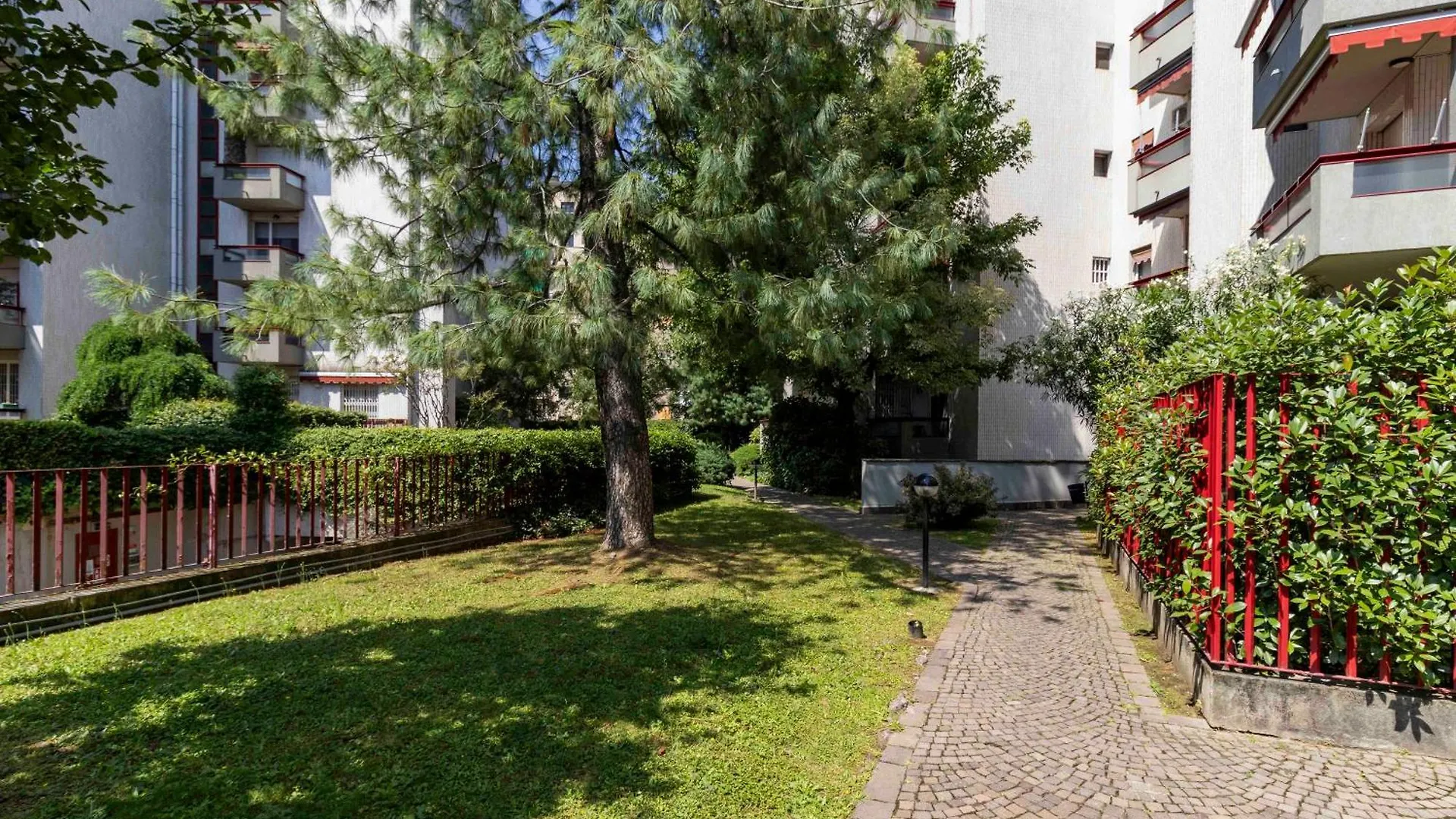 Bright House - Carozzi Apartments Milan Italy